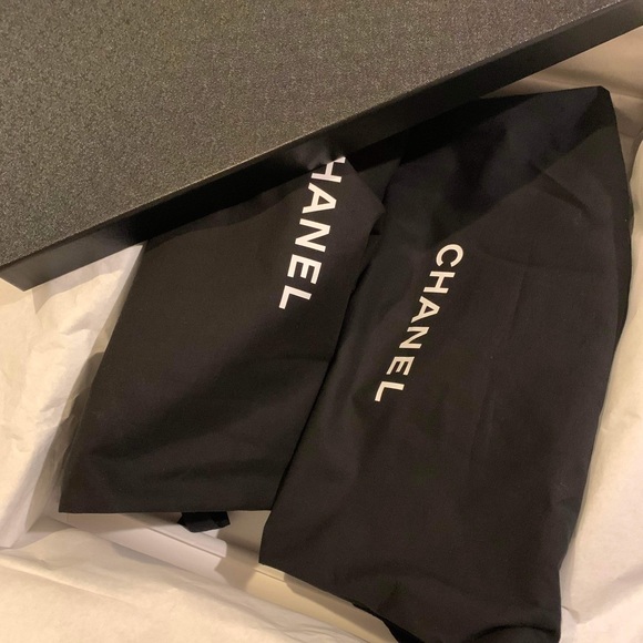 ✨‼️SOLD‼️Brand new authentic chanel rain boots size 36 dark beige - Picture 2 of 6